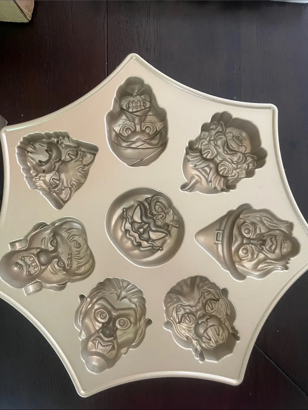 Nordic Ware Monster Cakelet Pan NWT